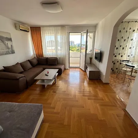 Large Centre Apartment Podgorica