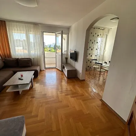 公寓 Large Centre 波德戈里察