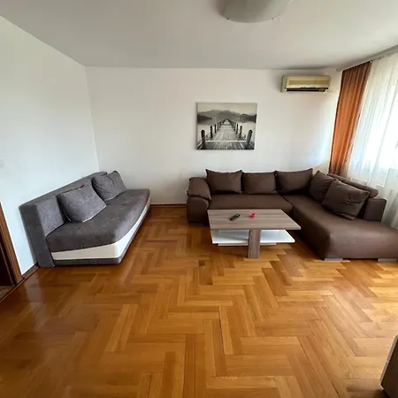 Large Centre *